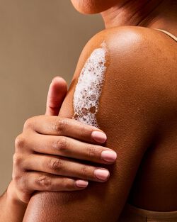 Inspire Love: Rose + Vanilla Body Wash & Foam Bath image number null