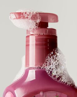 Black Cherry Merlot Cleansing Gel Hand Soap image number null