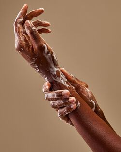 Covered In Roses Gentle & Clean Foaming Hand Soap image number null