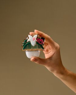 Mulan Flower Comb PocketBac Holder image number null